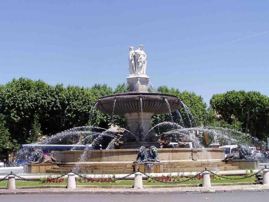 Au Coeur D'aix Avec Balcon Et Parking Apartment Aix-en-Provence