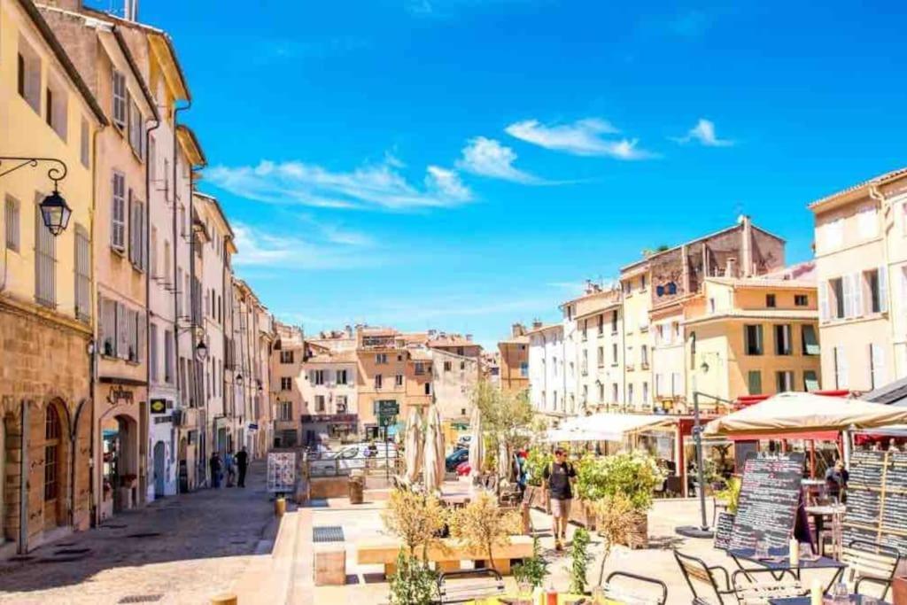 Au Coeur D'aix Avec Balcon Et Parking Apartment