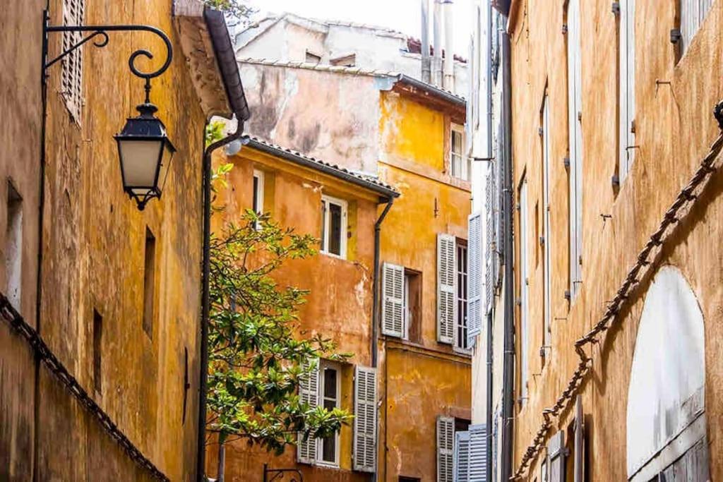 Au Coeur D'aix Avec Balcon Et Parking Appartement *